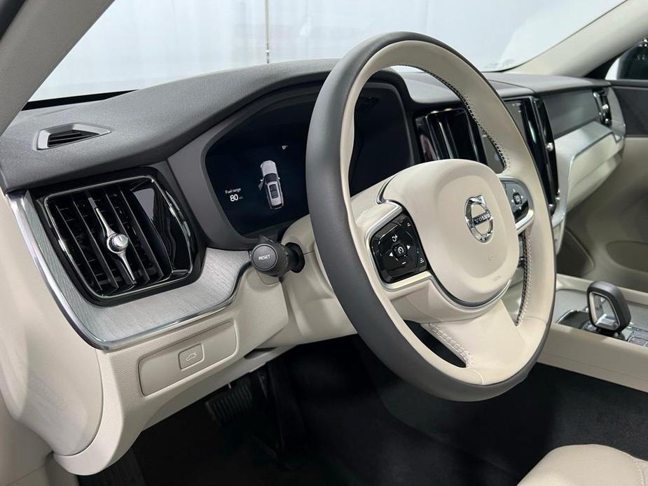 new 2025 Volvo XC60 car, priced at $55,335