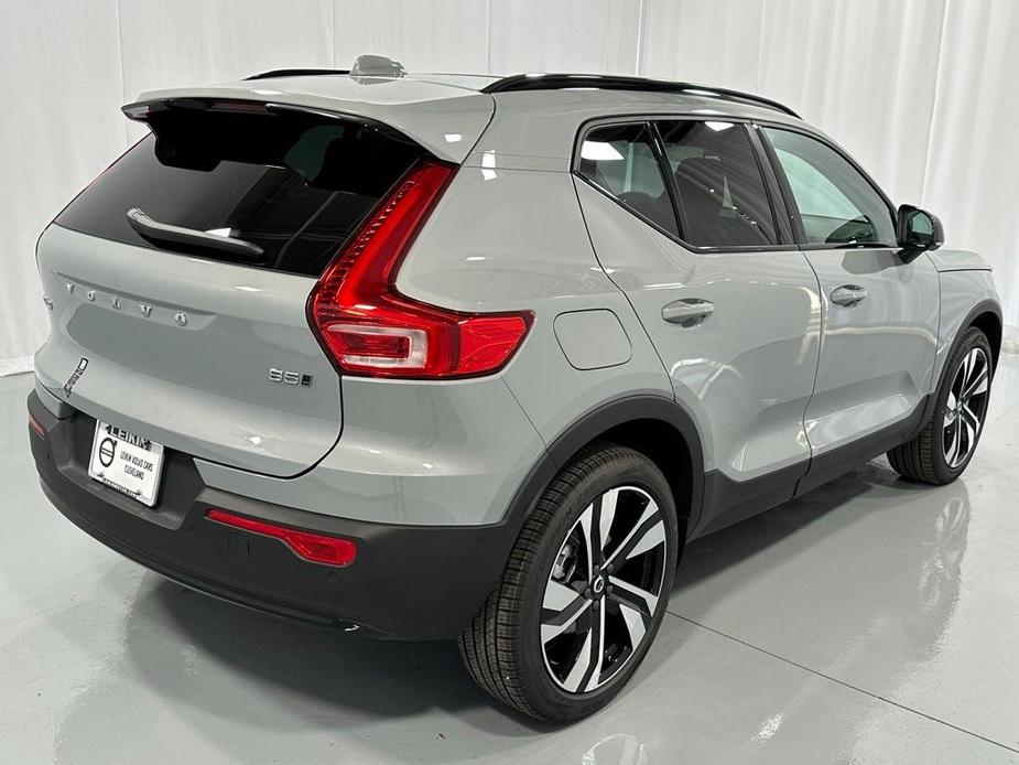 new 2025 Volvo XC40 car, priced at $51,040