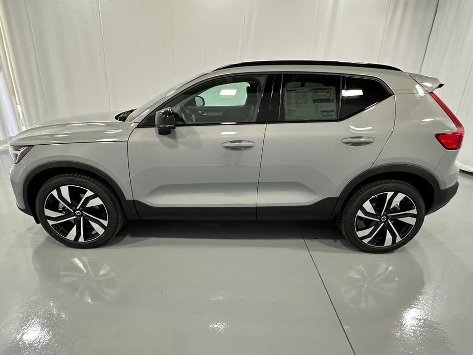 new 2025 Volvo XC40 car, priced at $51,040