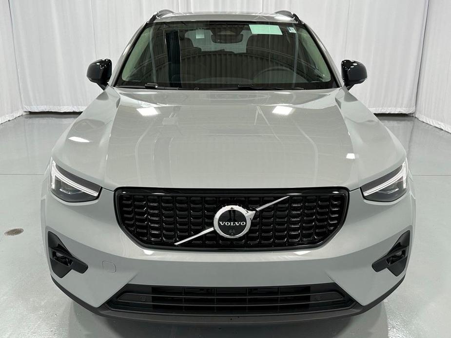 new 2025 Volvo XC40 car, priced at $51,040