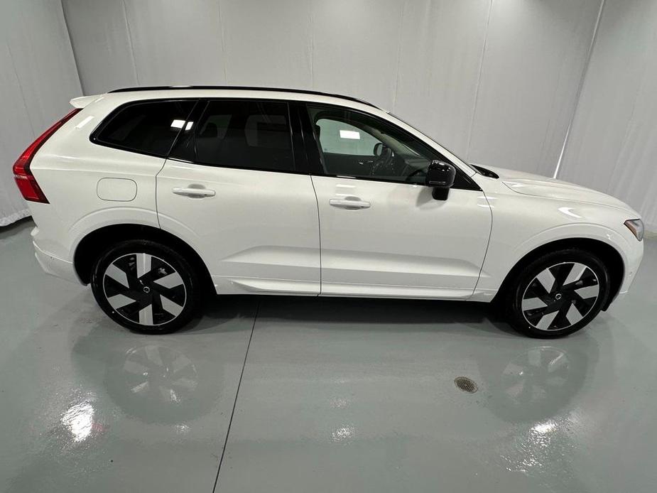 new 2025 Volvo XC60 car, priced at $67,425