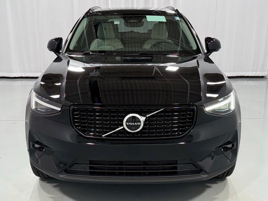 new 2025 Volvo XC40 car, priced at $52,235