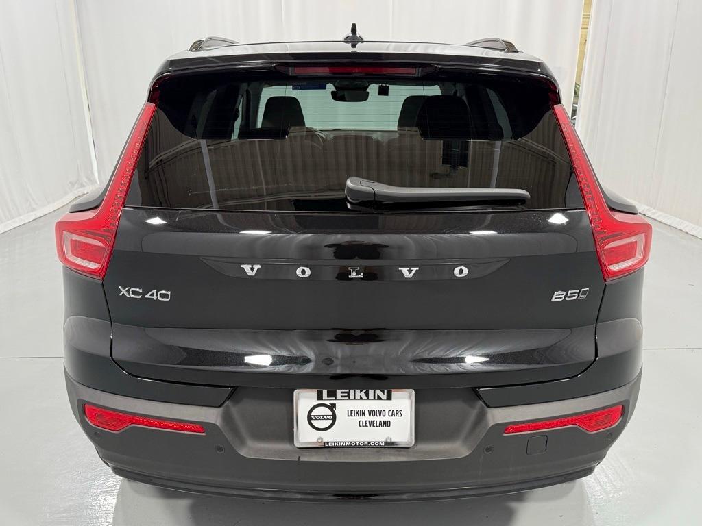 new 2025 Volvo XC40 car, priced at $52,235
