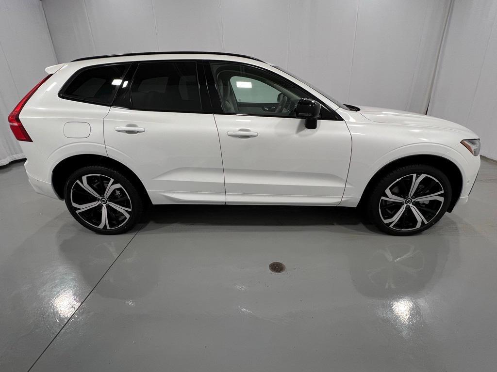 new 2025 Volvo XC60 Plug-In Hybrid car, priced at $72,250