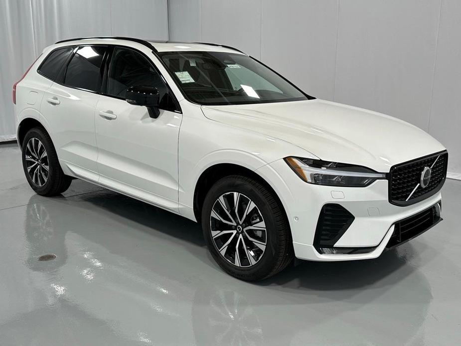 new 2025 Volvo XC60 car, priced at $54,925