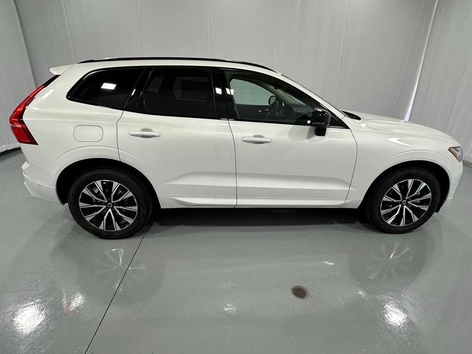 new 2025 Volvo XC60 car, priced at $54,925