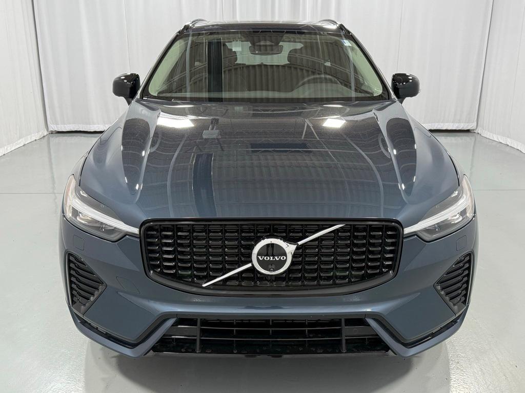 new 2025 Volvo XC60 car, priced at $54,925