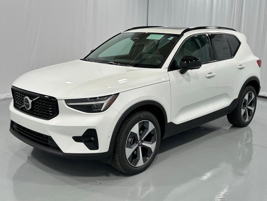 new 2025 Volvo XC40 car, priced at $48,315