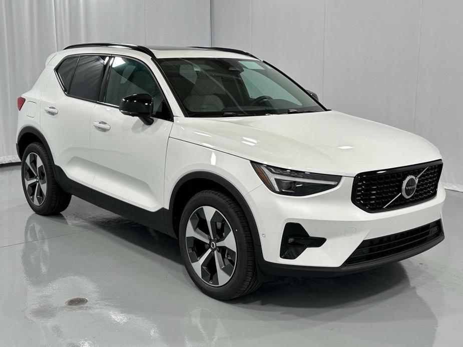 new 2025 Volvo XC40 car, priced at $48,315