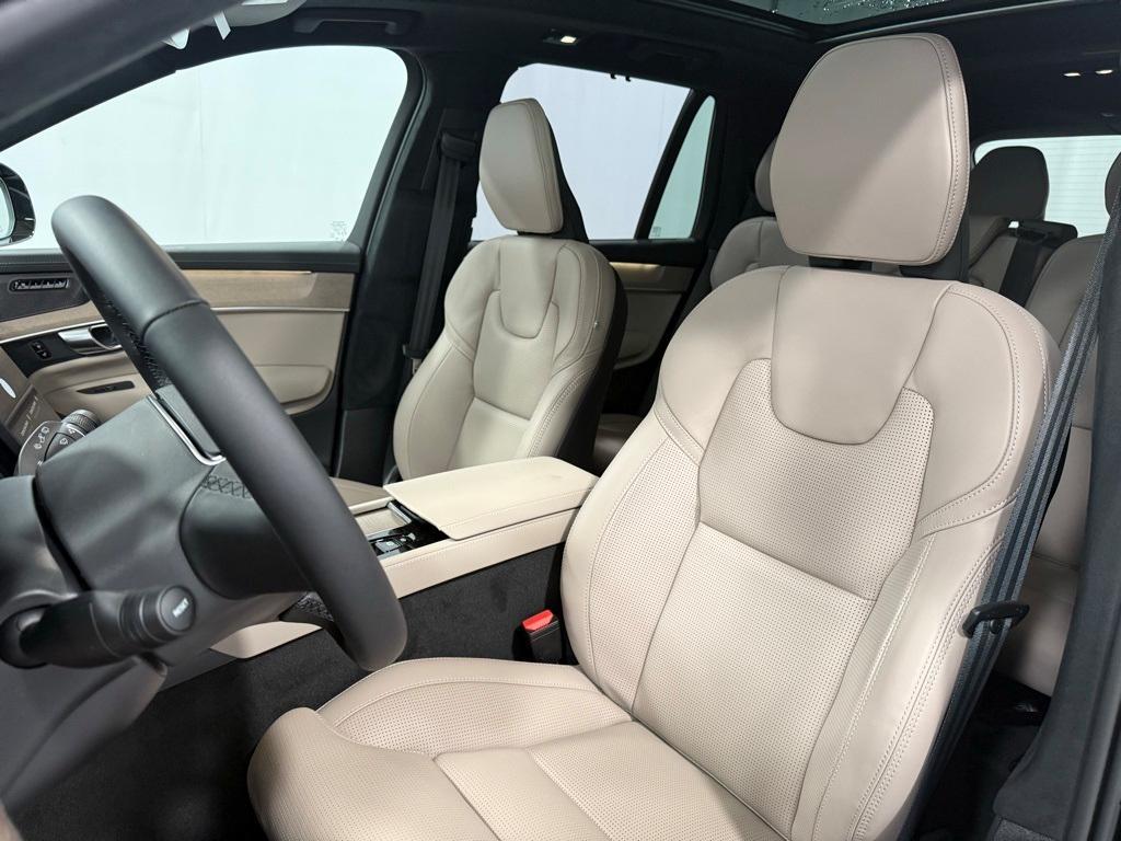 new 2025 Volvo XC90 car, priced at $78,005