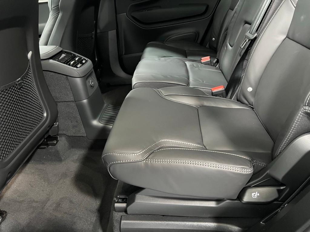 new 2025 Volvo XC90 Plug-In Hybrid car, priced at $82,405