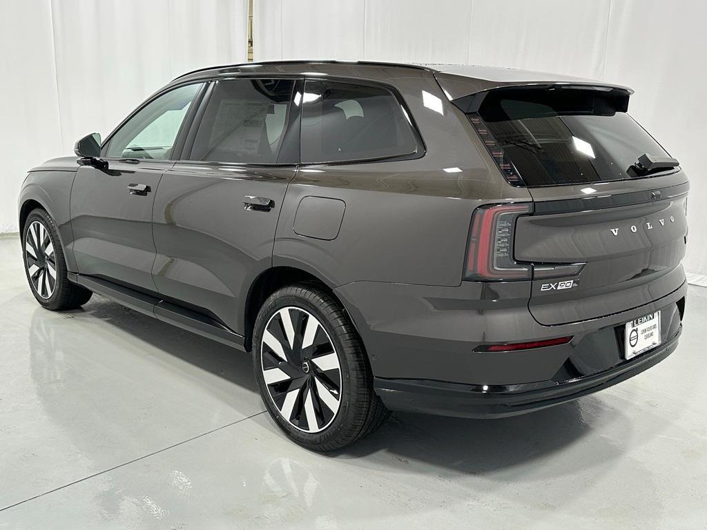 new 2025 Volvo EX90 car, priced at $85,640