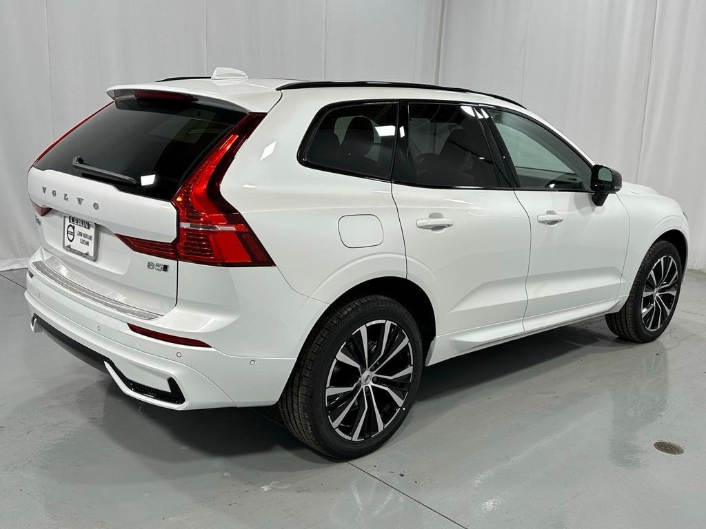 new 2025 Volvo XC60 car, priced at $55,360