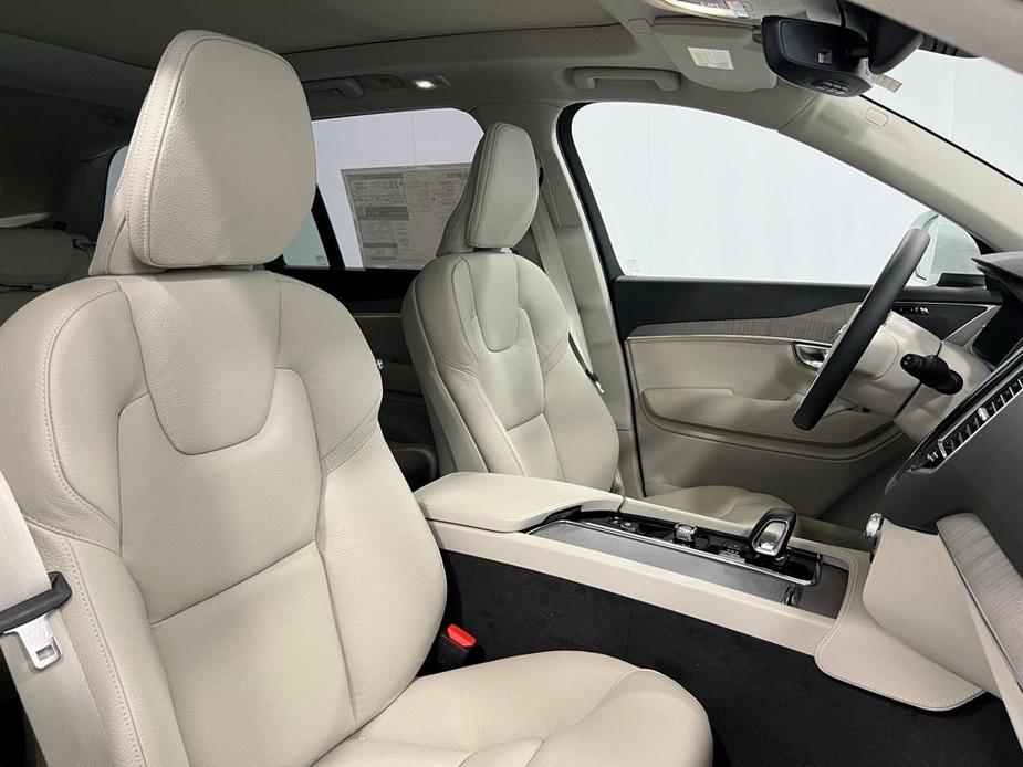 new 2025 Volvo XC90 car, priced at $67,265