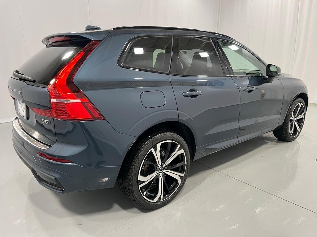 new 2025 Volvo XC60 car, priced at $60,635