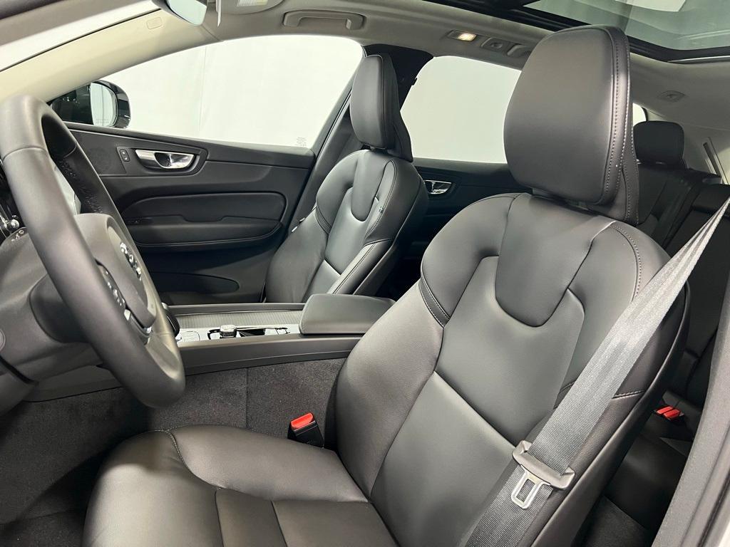 new 2025 Volvo XC60 car, priced at $49,095