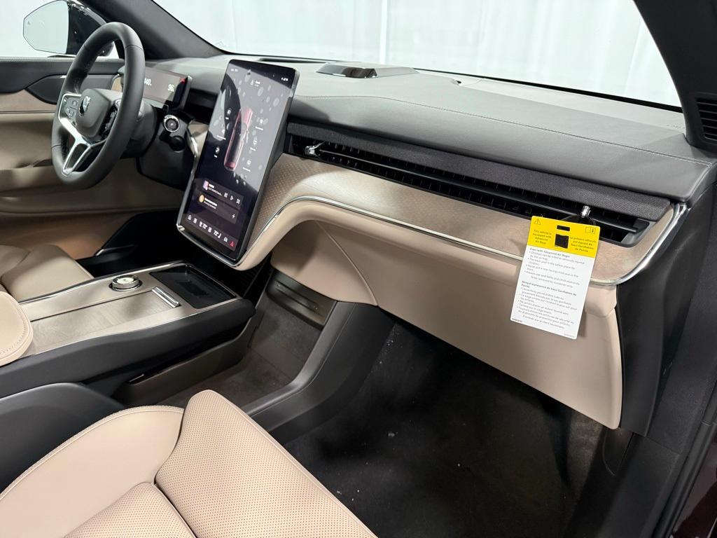 new 2025 Volvo EX90 car, priced at $86,490