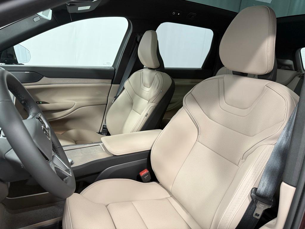 new 2025 Volvo EX90 car, priced at $86,490
