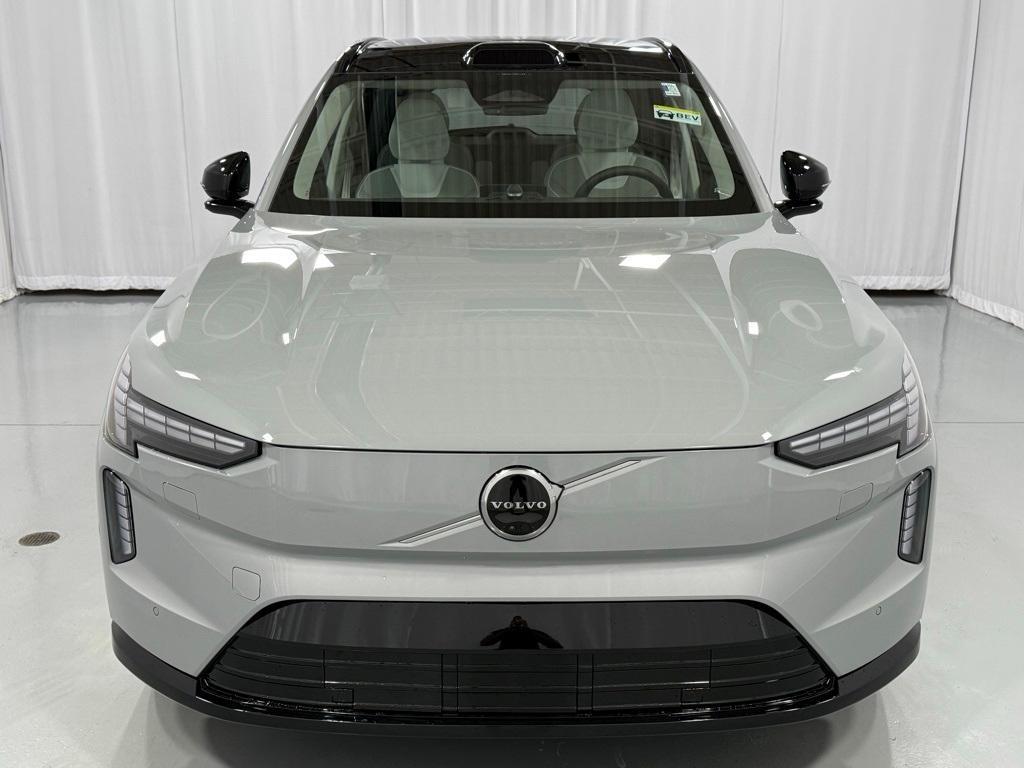 new 2025 Volvo EX90 car, priced at $95,435