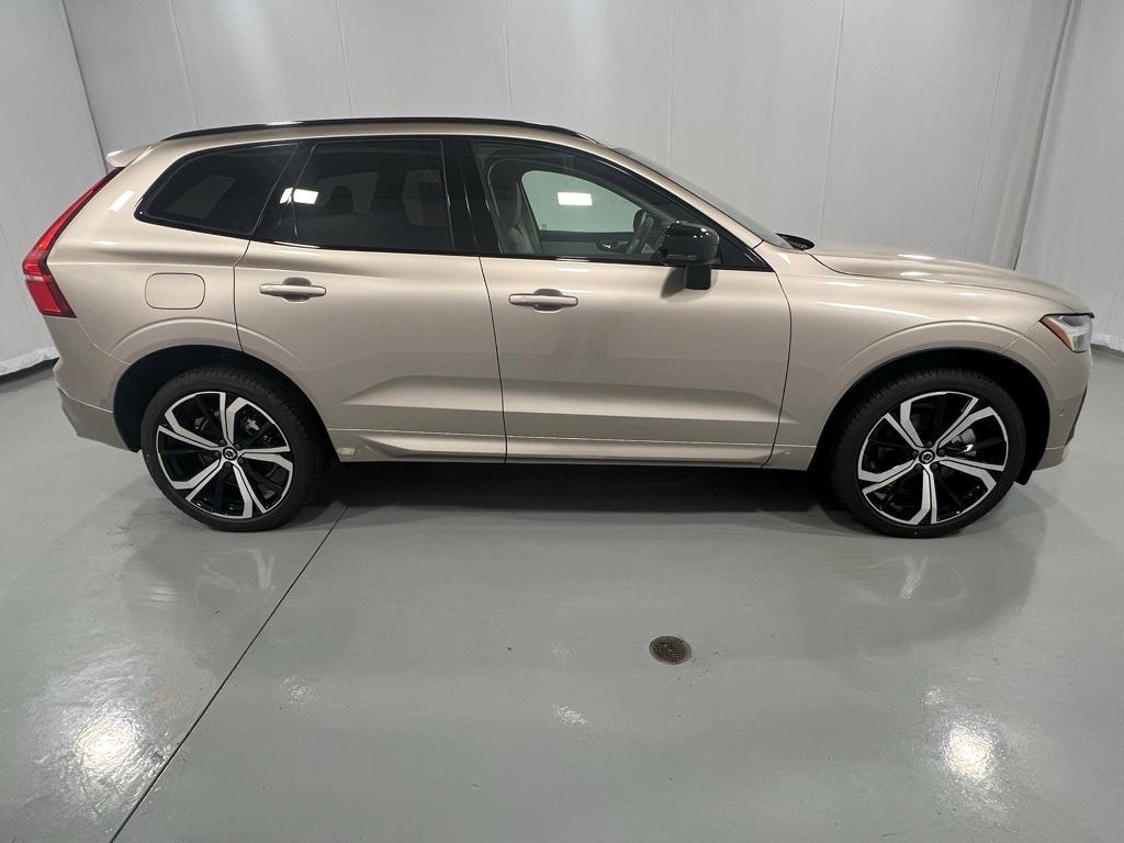 new 2025 Volvo XC60 Plug-In Hybrid car, priced at $71,485