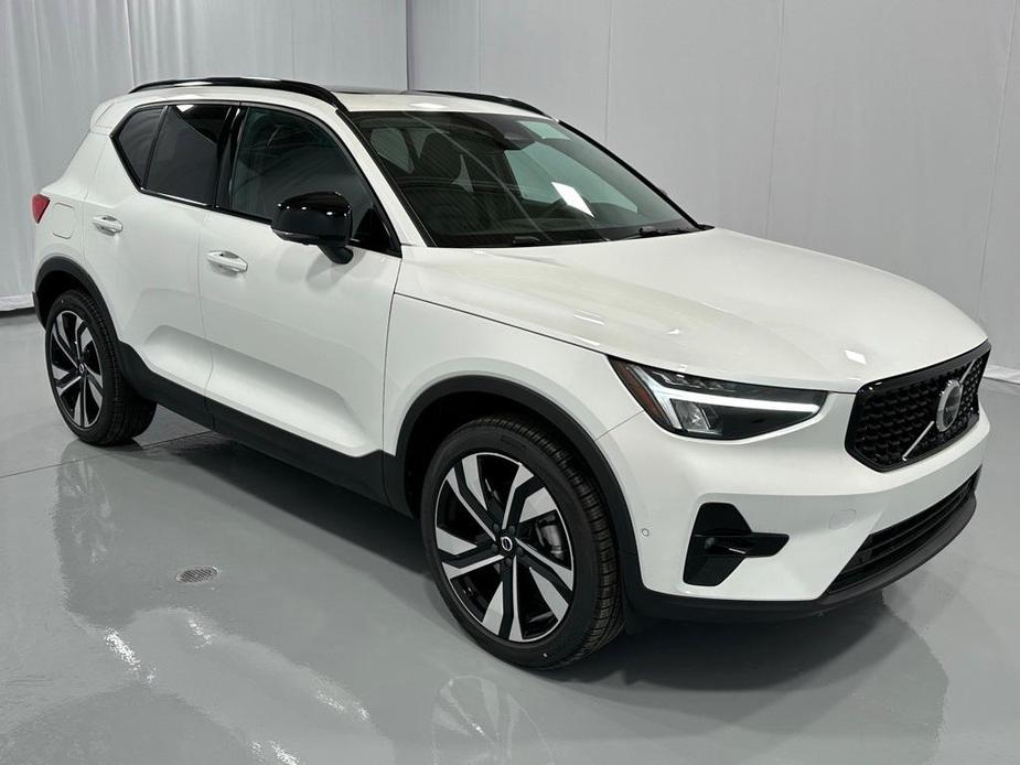 new 2024 Volvo XC40 car, priced at $50,885