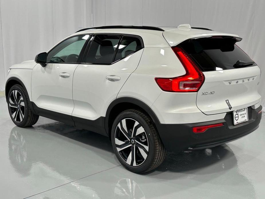 new 2024 Volvo XC40 car, priced at $50,885