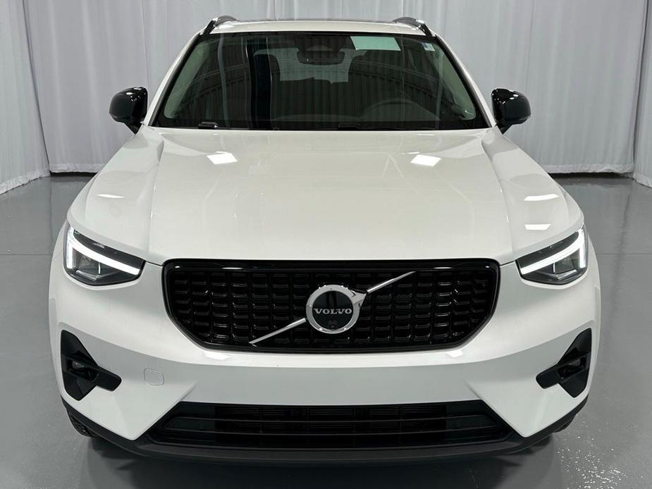 new 2024 Volvo XC40 car, priced at $50,885