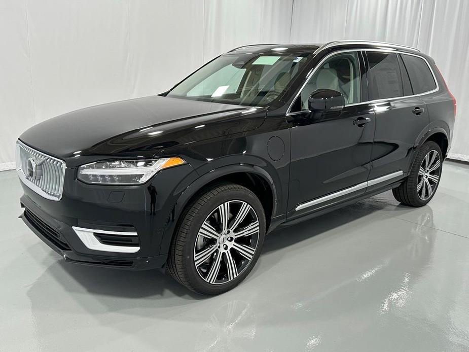 new 2025 Volvo XC90 car, priced at $77,955