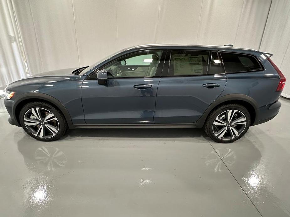 new 2025 Volvo V60 Cross Country car, priced at $55,025