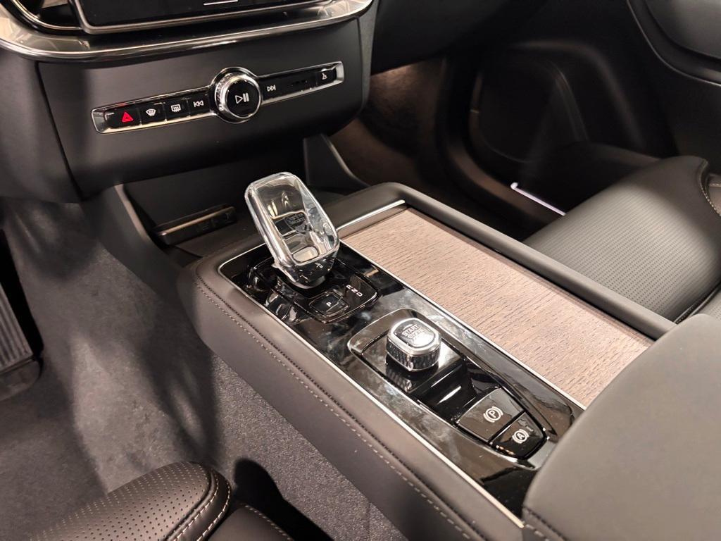 new 2026 Volvo XC90 car, priced at $75,155