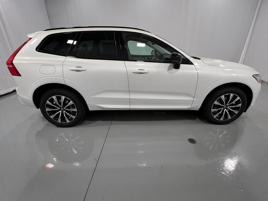 new 2025 Volvo XC60 car, priced at $51,075