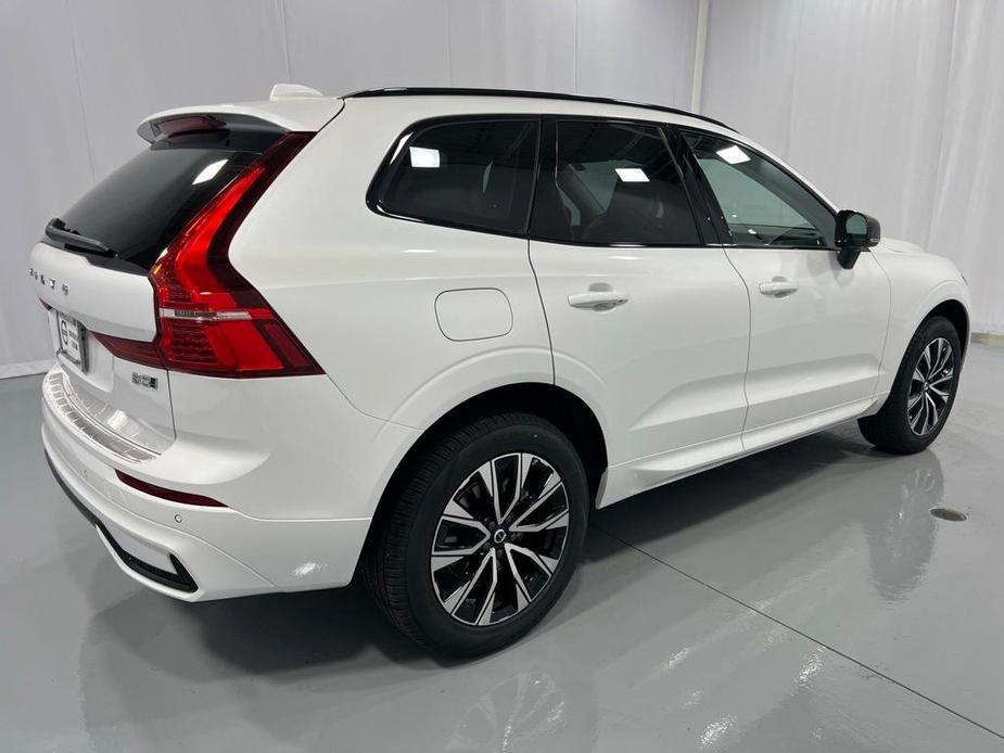 new 2025 Volvo XC60 car, priced at $51,075