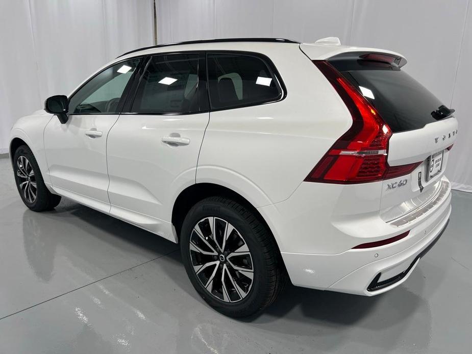 new 2025 Volvo XC60 car, priced at $51,075