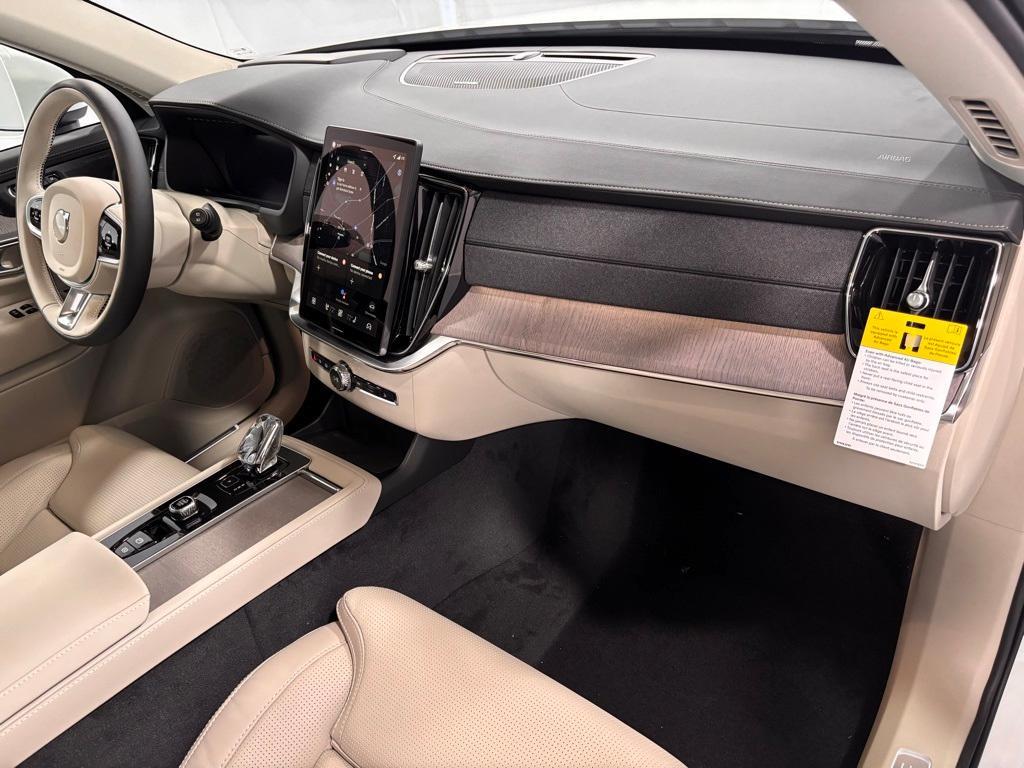 new 2026 Volvo XC90 car, priced at $75,155