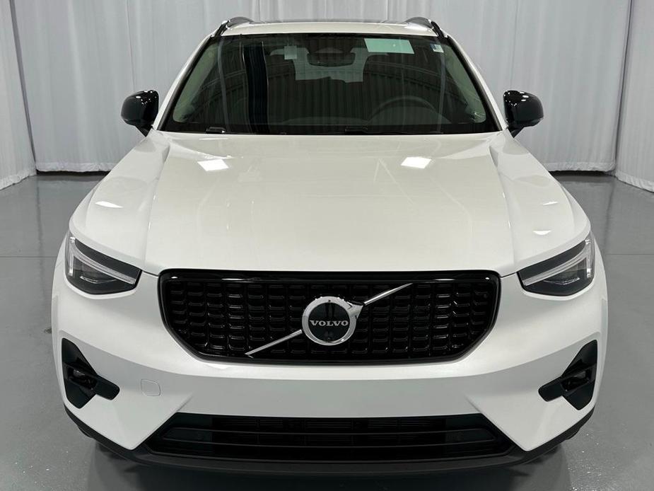 new 2025 Volvo XC40 car, priced at $51,040