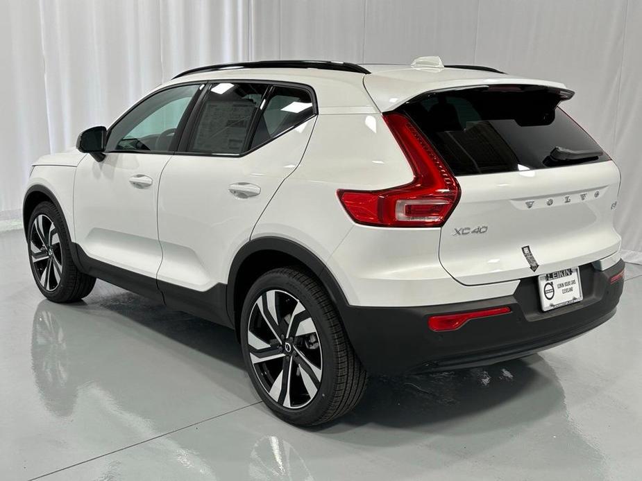 new 2025 Volvo XC40 car, priced at $51,040