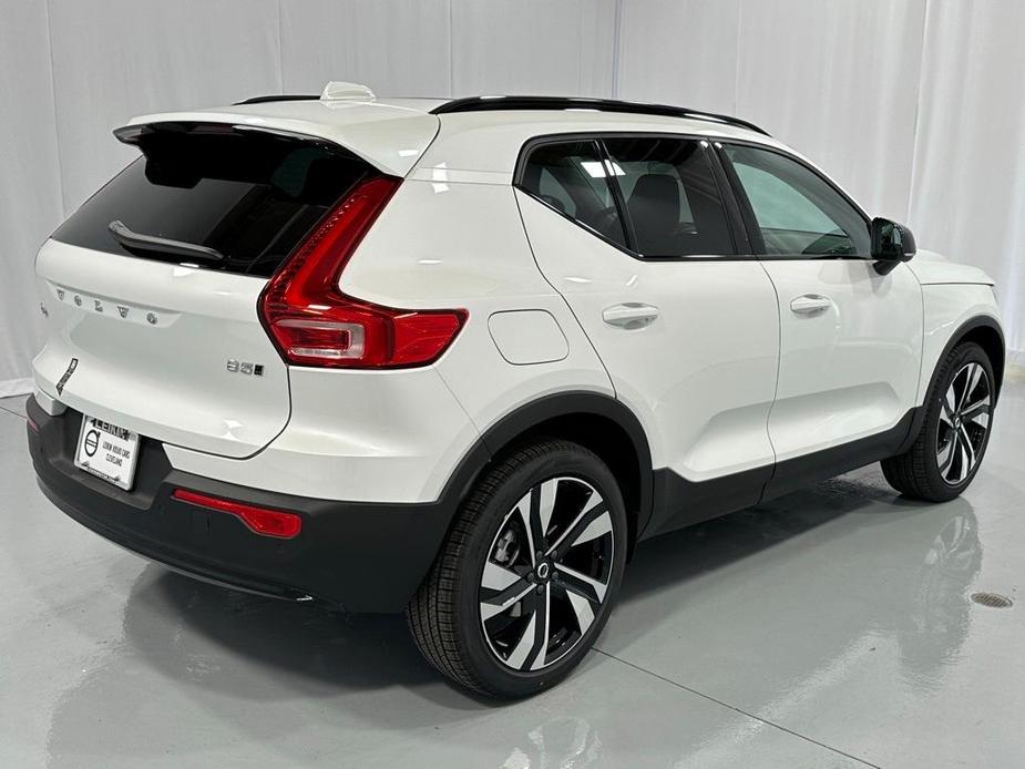 new 2025 Volvo XC40 car, priced at $51,040