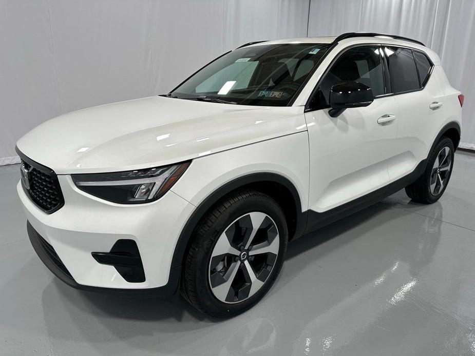 new 2024 Volvo XC40 car, priced at $45,975