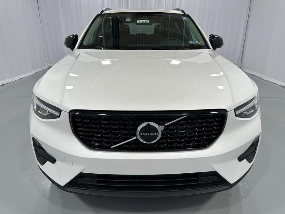 new 2024 Volvo XC40 car, priced at $45,975