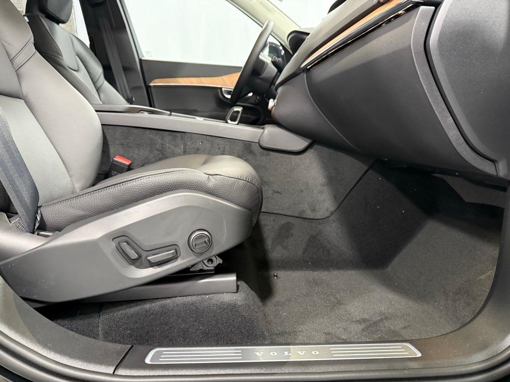 new 2025 Volvo XC90 Plug-In Hybrid car, priced at $76,695