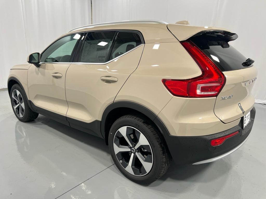 new 2025 Volvo XC40 car, priced at $46,250