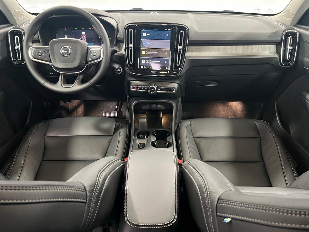 new 2025 Volvo XC40 car, priced at $46,250