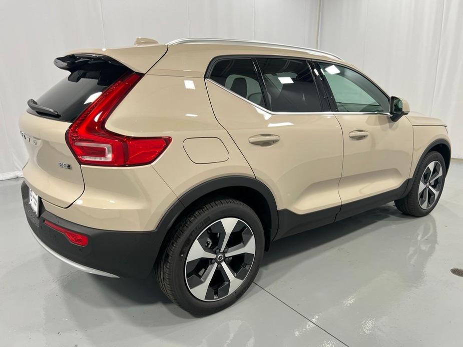 new 2025 Volvo XC40 car, priced at $46,250