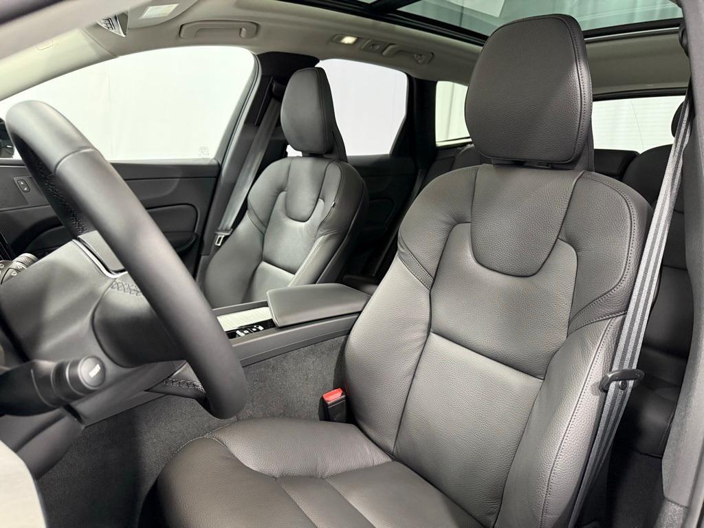 new 2025 Volvo XC60 car, priced at $55,360