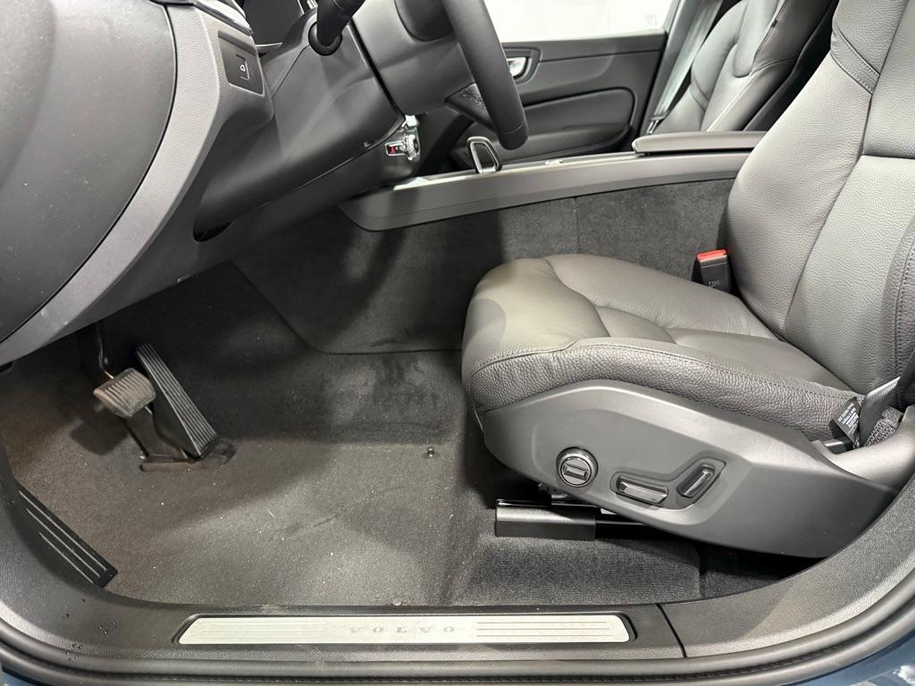 new 2025 Volvo XC60 car, priced at $55,360