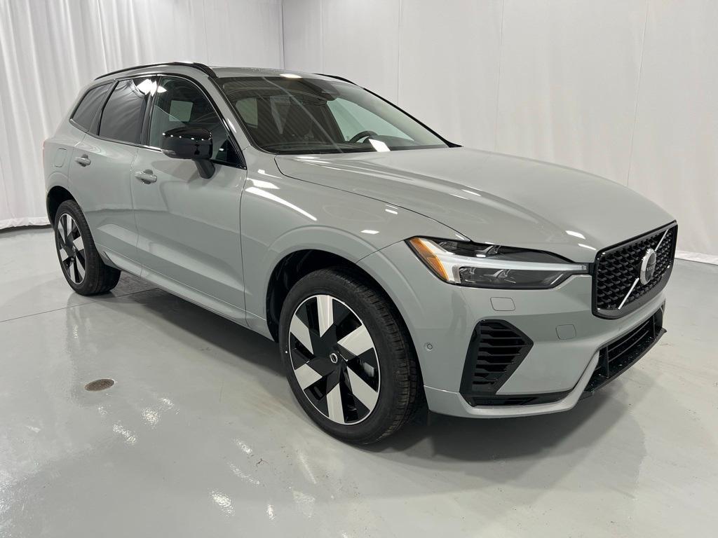 new 2025 Volvo XC60 Plug-In Hybrid car, priced at $66,235