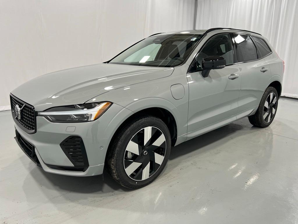 new 2025 Volvo XC60 Plug-In Hybrid car, priced at $66,235