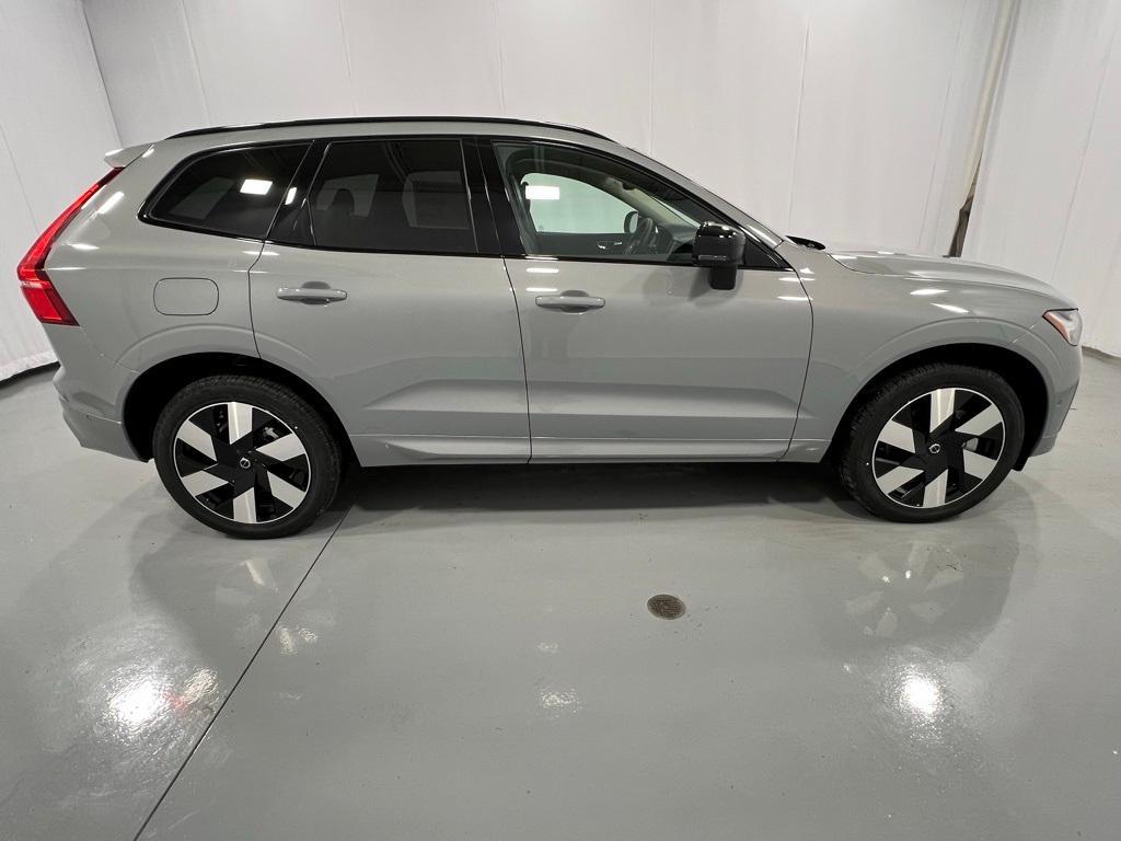 new 2025 Volvo XC60 Plug-In Hybrid car, priced at $66,235