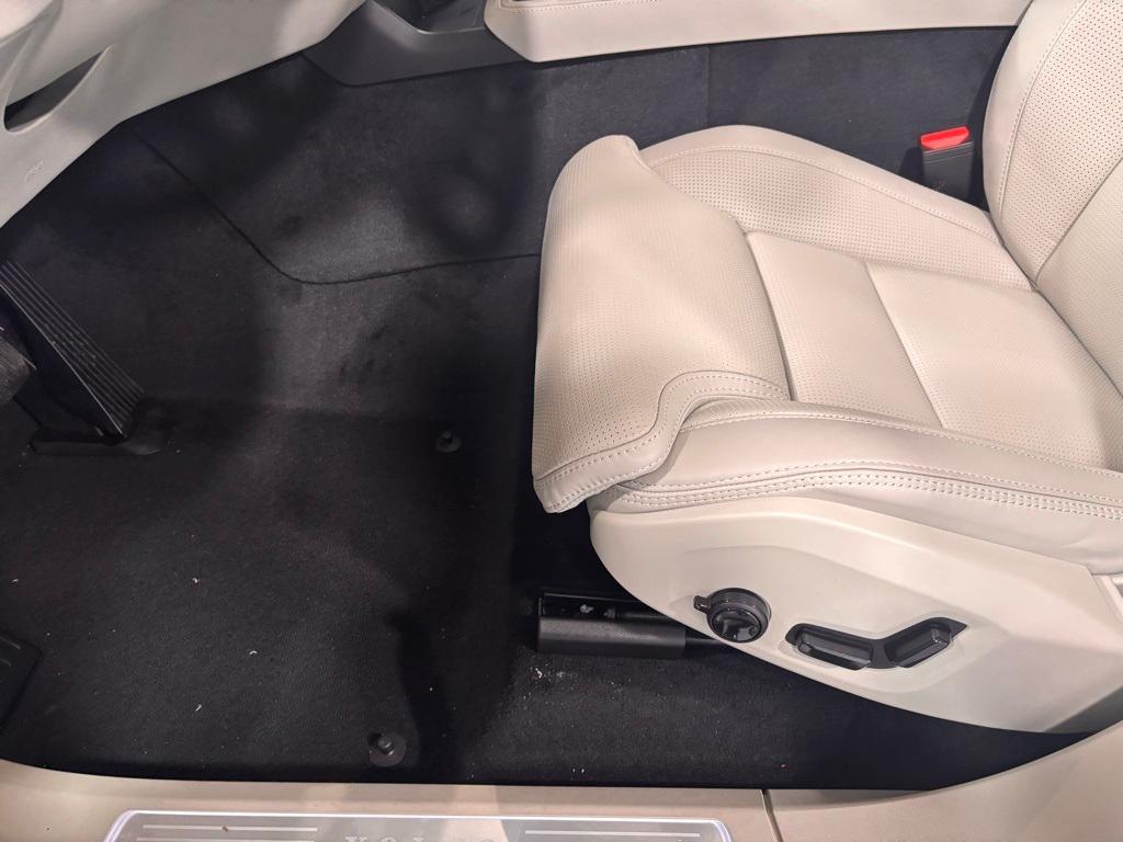 new 2026 Volvo XC90 car, priced at $77,025