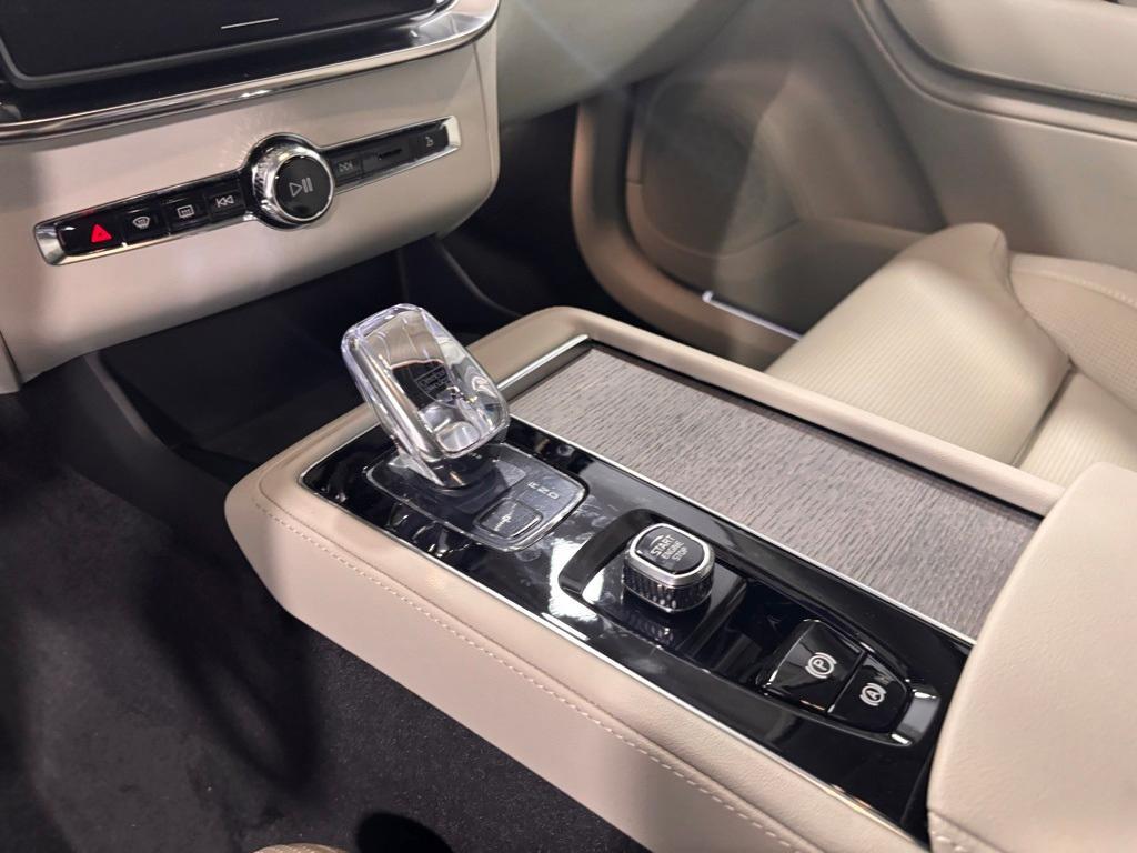 new 2026 Volvo XC90 car, priced at $77,025